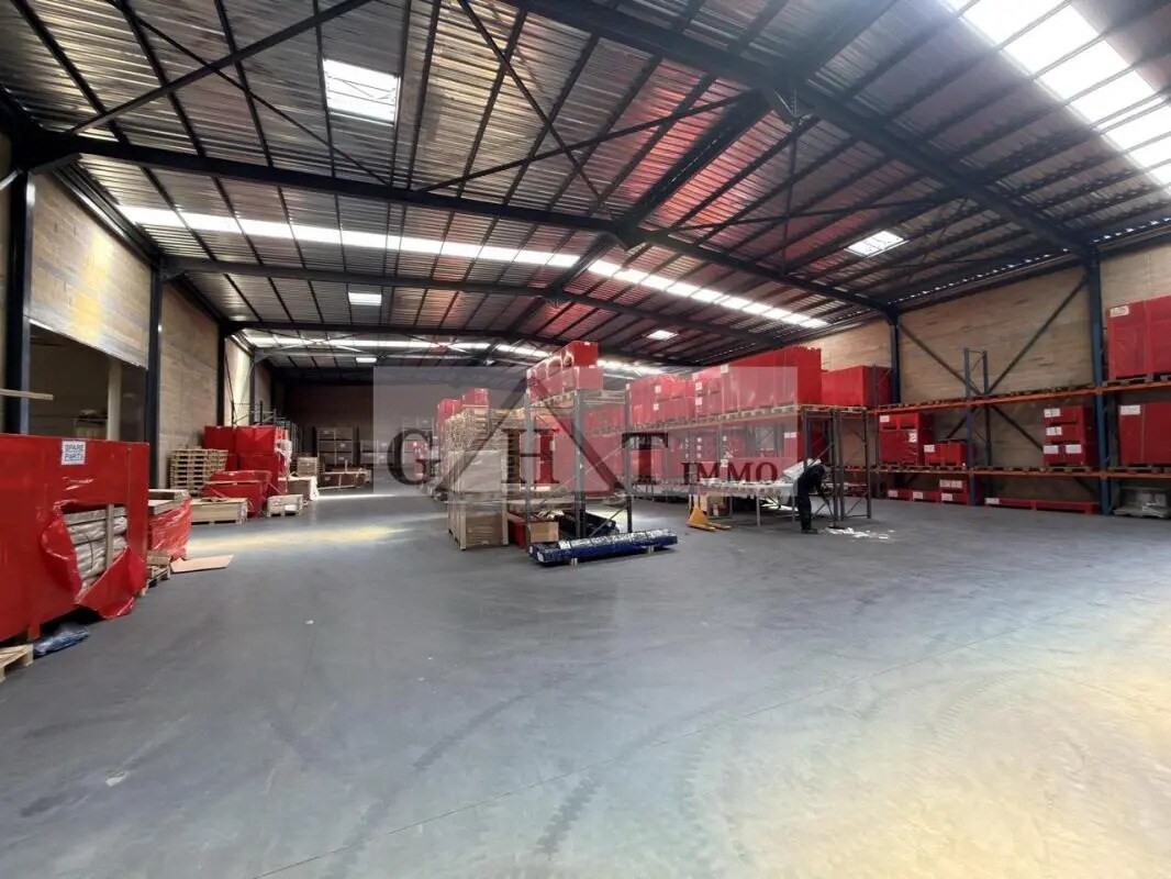 Industriel/Logistique dans Lisses à vendre Photo intérieure– Image 1 sur 11