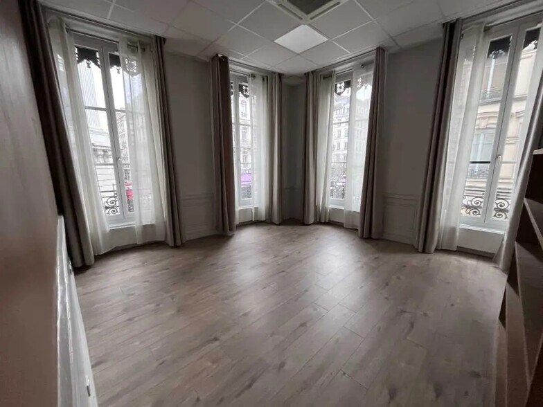 54 Rue Président Edouard Herriot, Lyon à louer - Photo de l’immeuble – Image 3 sur 6