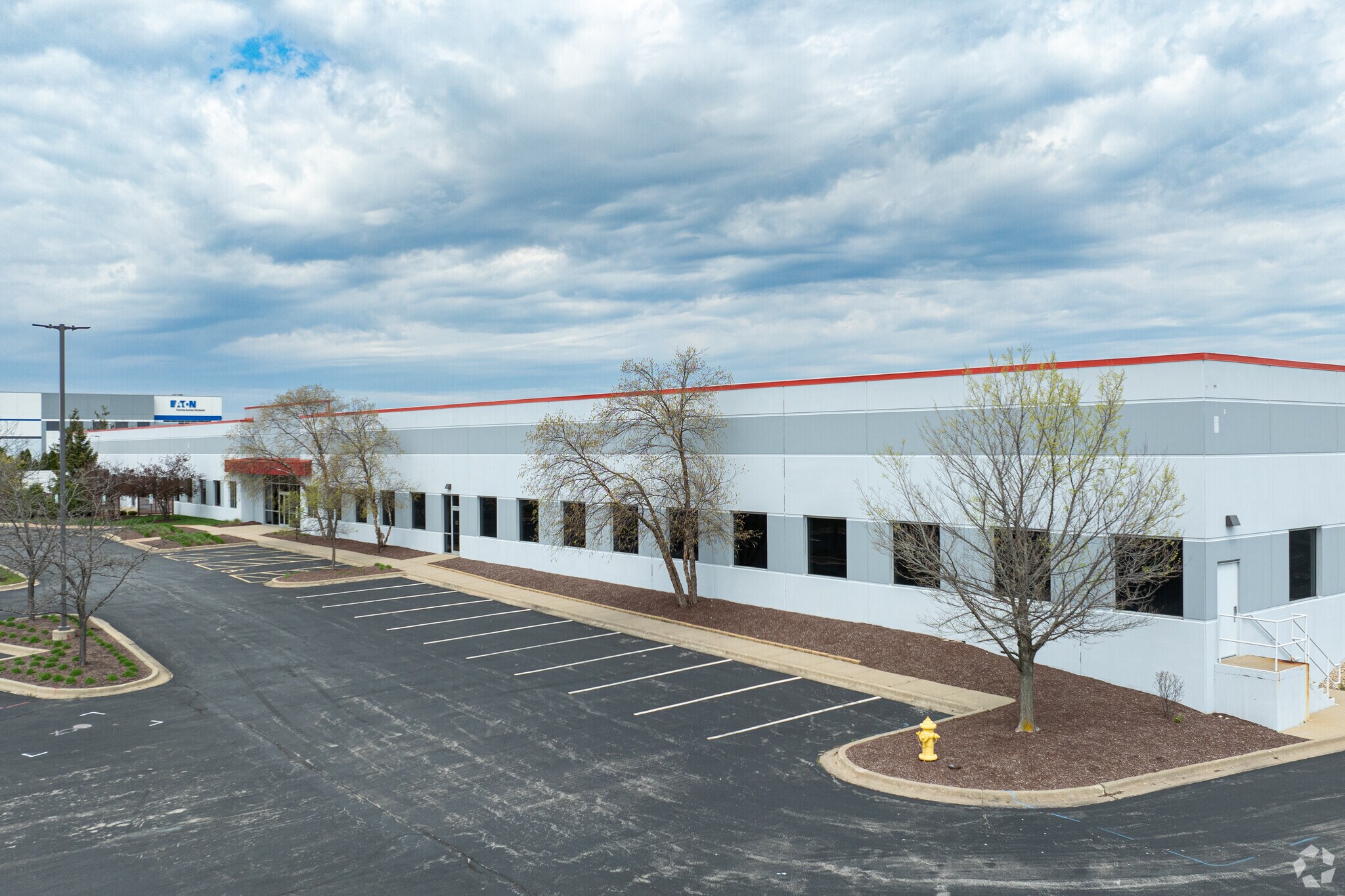 10100 Woodward Ave, Woodridge, IL à louer Photo principale– Image 1 sur 14