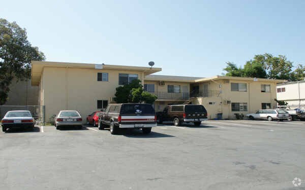 1750 Diane Ct, Concord, CA à vendre - Photo de l’immeuble – Image 2 sur 20