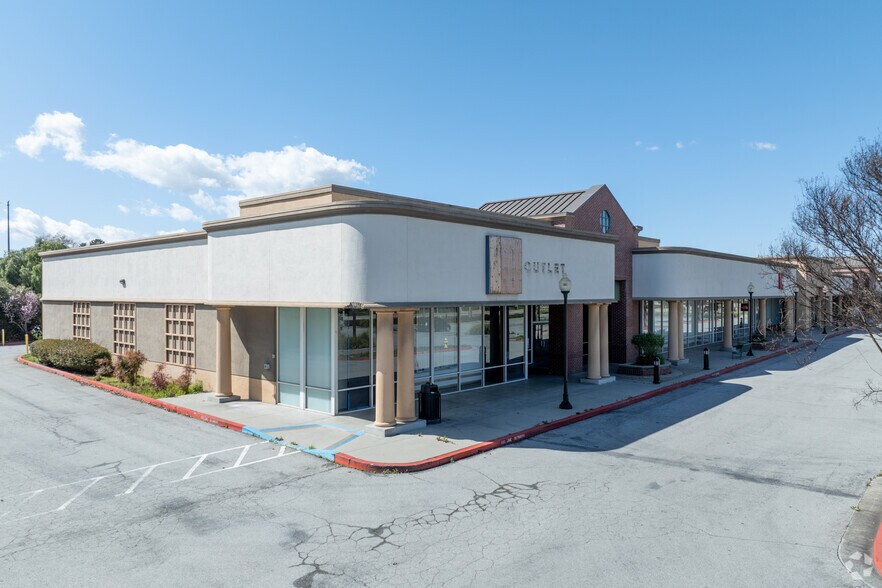 8555 San Ysidro Ave, Gilroy, CA à louer - Photo principale – Image 1 sur 20