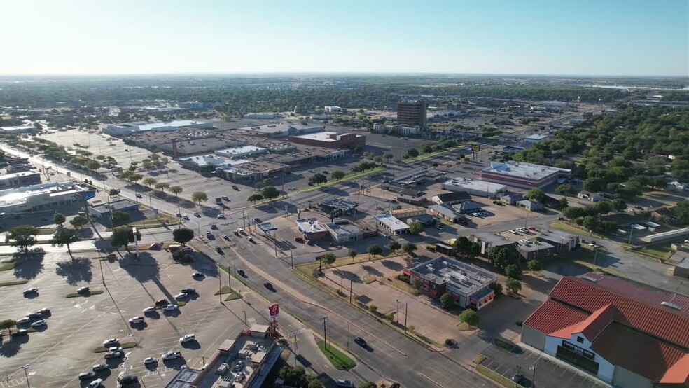 3701 Call Field Rd, Wichita Falls, TX à louer - Vidéo sur l’annonce professionnelle – Image 2 sur 31