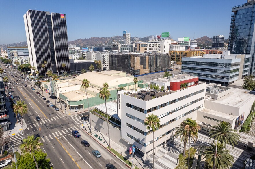 6121 W Sunset Blvd, Los Angeles, CA à louer - Photo de l’immeuble – Image 2 sur 11