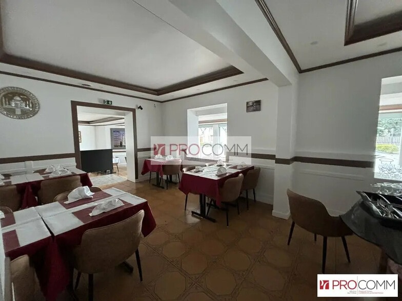 Local commercial dans Luisant à louer - Photo de l’immeuble – Image 3 sur 11