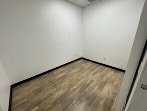 901 W Civic Center Dr, Santa Ana, CA à louer Photo intérieure– Image 1 sur 11