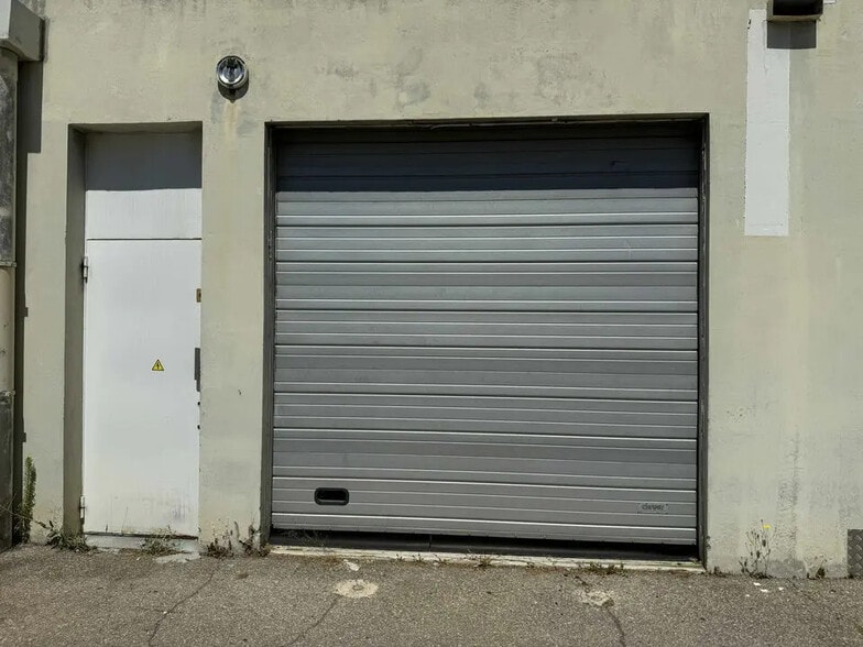 645 Rue Mayor De Montricher, Aix-en-Provence à louer - Photo de l’immeuble – Image 2 sur 5