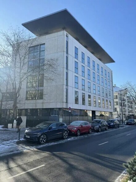 Bureau dans Rueil-Malmaison à louer - Photo de l’immeuble – Image 2 sur 2