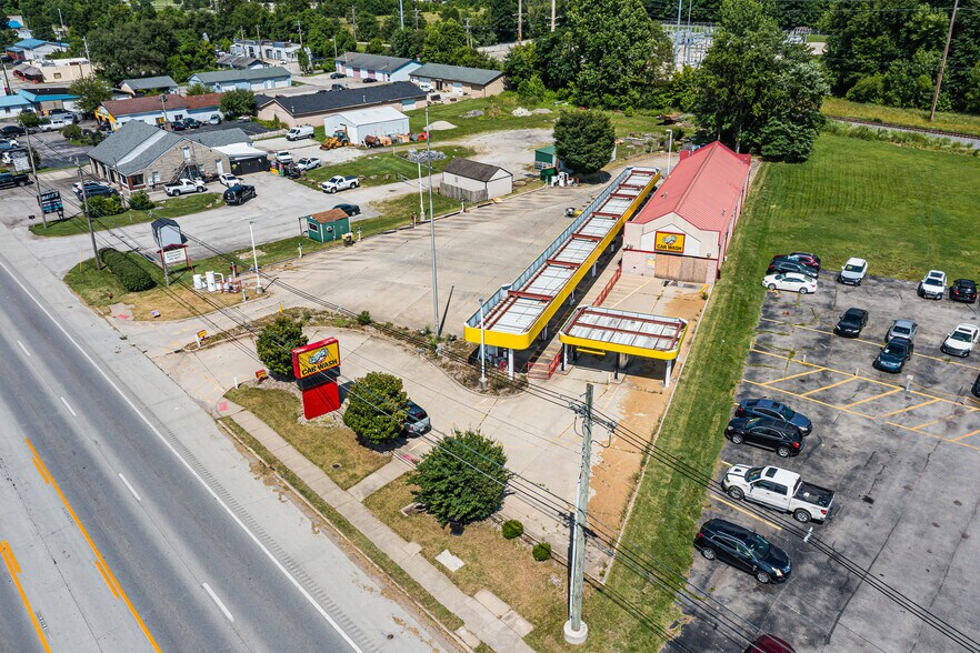 7773 Dixie Hwy, Louisville, KY à louer - Photo de l’immeuble – Image 2 sur 11