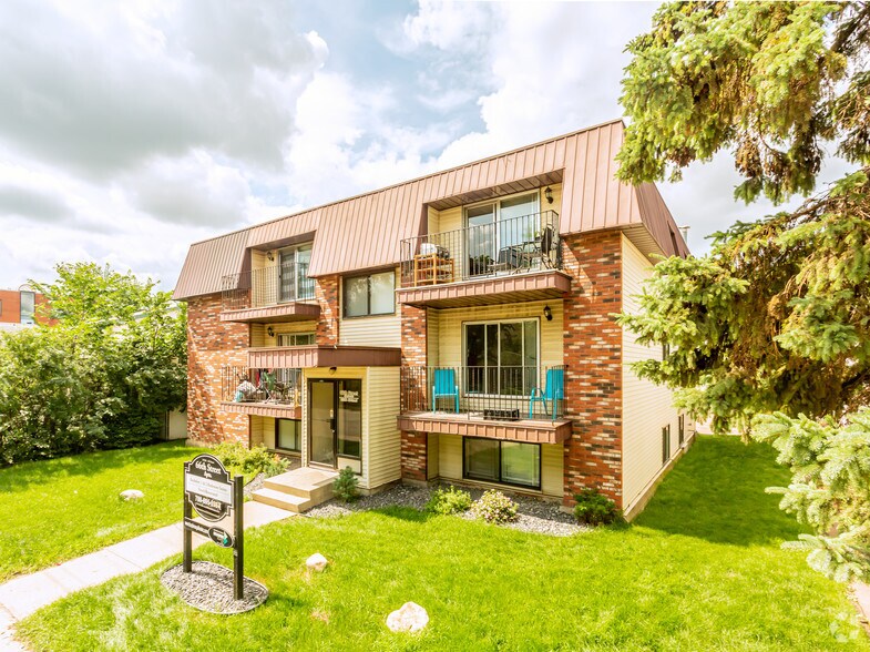 11936 66th St NW, Edmonton, AB à vendre - Photo principale – Image 1 sur 1