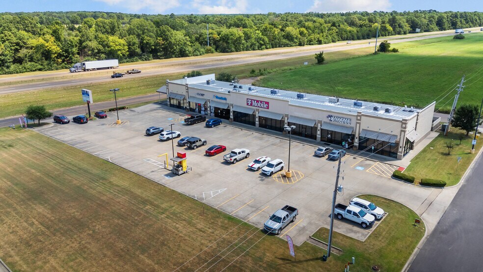 900 James Bowie Dr, New Boston, TX à louer - Photo de l’immeuble – Image 3 sur 38