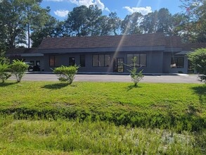 8428 New Kings Rd, Jacksonville, FL à louer Photo de l’immeuble– Image 2 sur 3