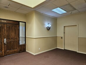 1110 W Kettleman Ln, Lodi, CA à louer Photo intérieure– Image 2 sur 12