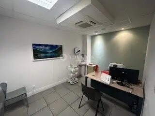 Bureau dans Lyon à vendre - Photo de l’immeuble – Image 3 sur 12