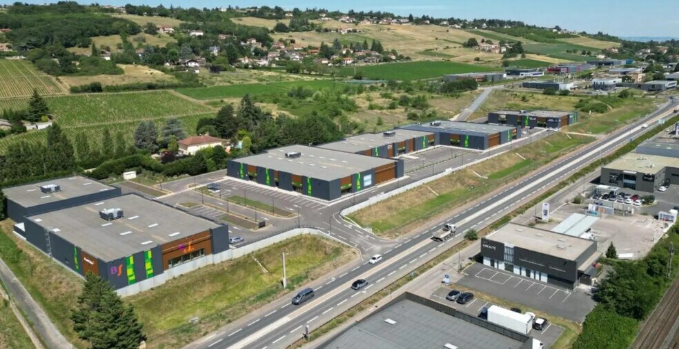 2125 Route De Villefranche, Anse à louer - Photo de l’immeuble – Image 1 sur 2