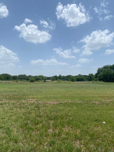 700 Melbourne Rd, Hurst, TX à vendre - Photo de l’immeuble – Image 2 sur 7