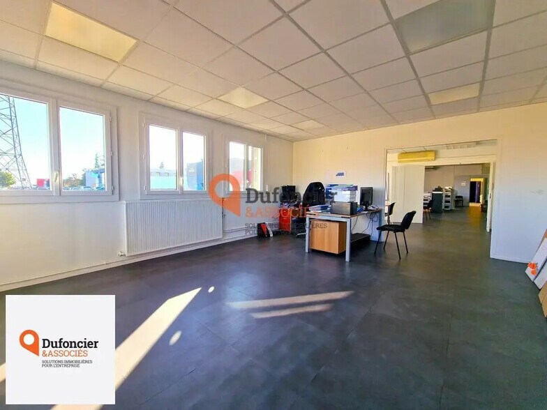 Bureau dans Poitiers à louer - Photo de l’immeuble – Image 2 sur 11