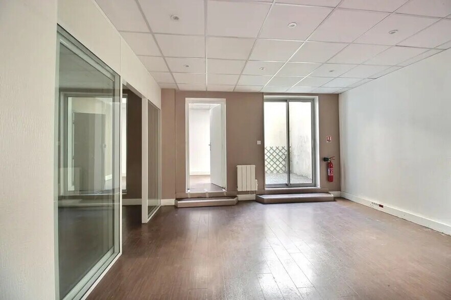 Bureau dans Paris à louer - Photo de l’immeuble – Image 2 sur 8