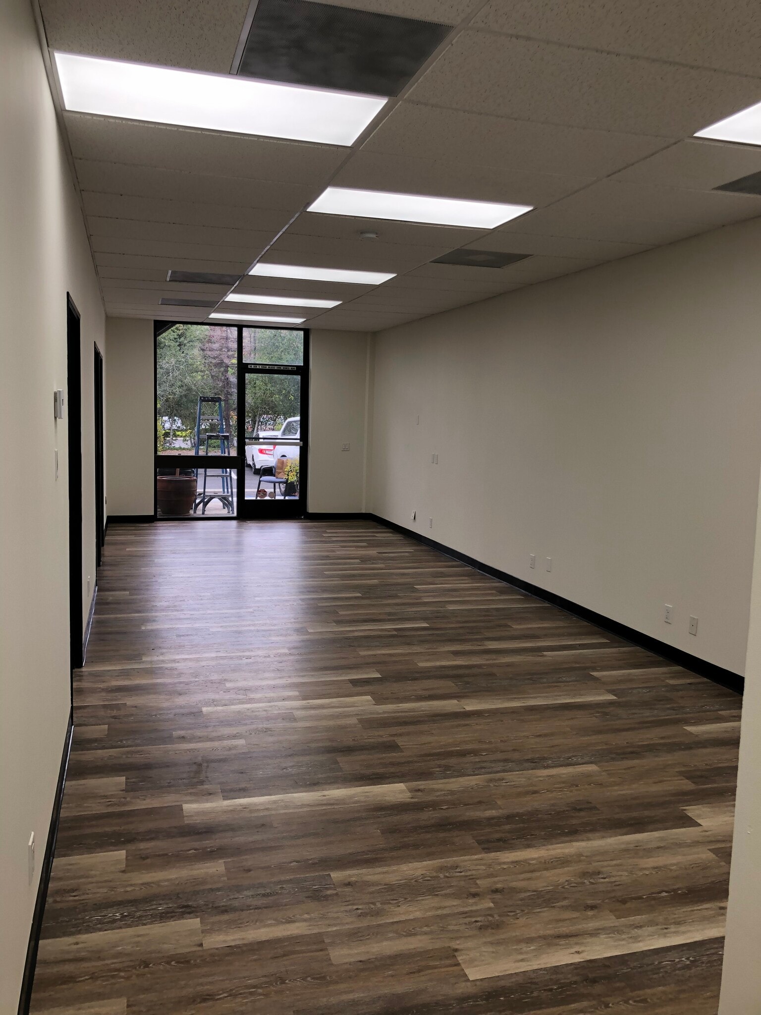 5700 Corsa Ave, Westlake Village, CA à louer Photo intérieure– Image 1 sur 5