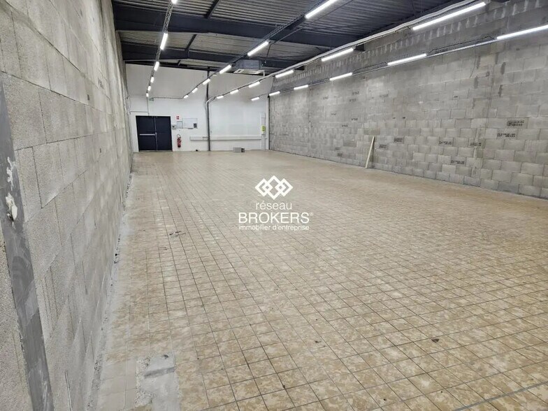 2 Boulevard John Kennedy, Bourg-en-Bresse à louer - Photo de l’immeuble – Image 3 sur 7