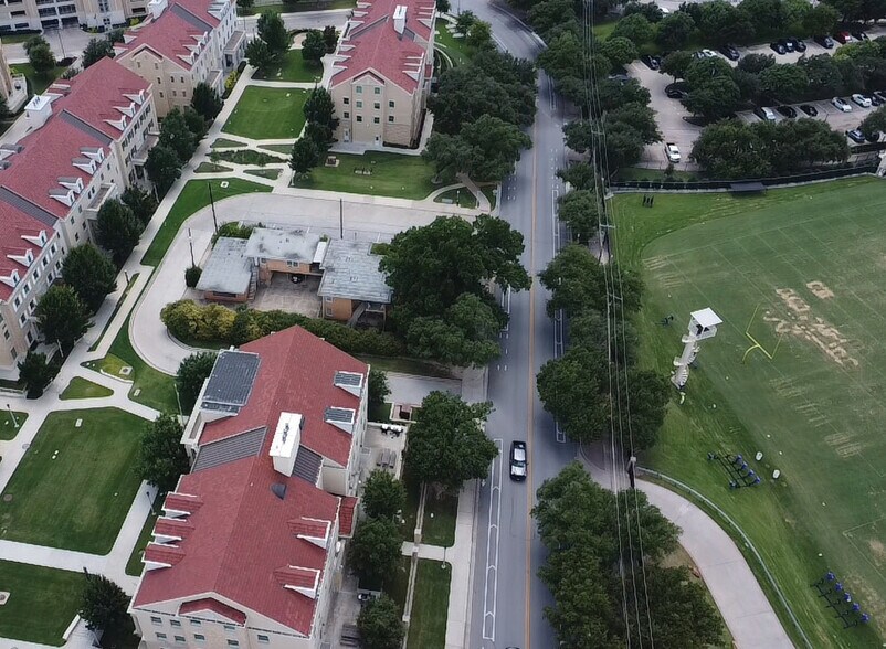 3529 Bellaire Dr N, Fort Worth, TX à vendre - Photo de l’immeuble – Image 2 sur 11