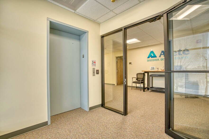 1110 Boston Ave, Longmont, CO à vendre - Photo intérieure – Image 3 sur 36