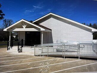 Plus de détails pour 925 N Brightleaf Blvd, Smithfield, NC - Local commercial à vendre