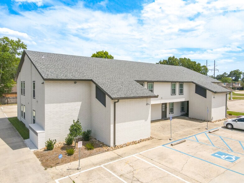 5917 jones creek Rd, Baton Rouge, LA à louer - Photo de l’immeuble – Image 2 sur 12