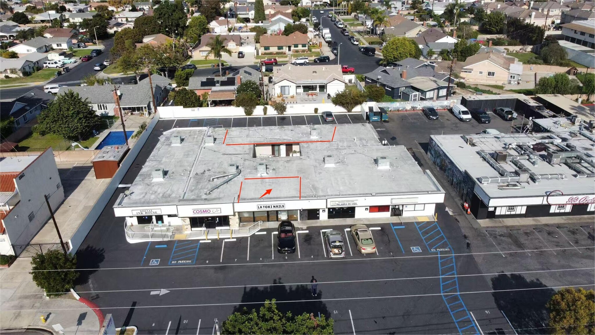 8869-8879 Katella Ave, Anaheim, CA à louer Photo de l’immeuble– Image 1 sur 7