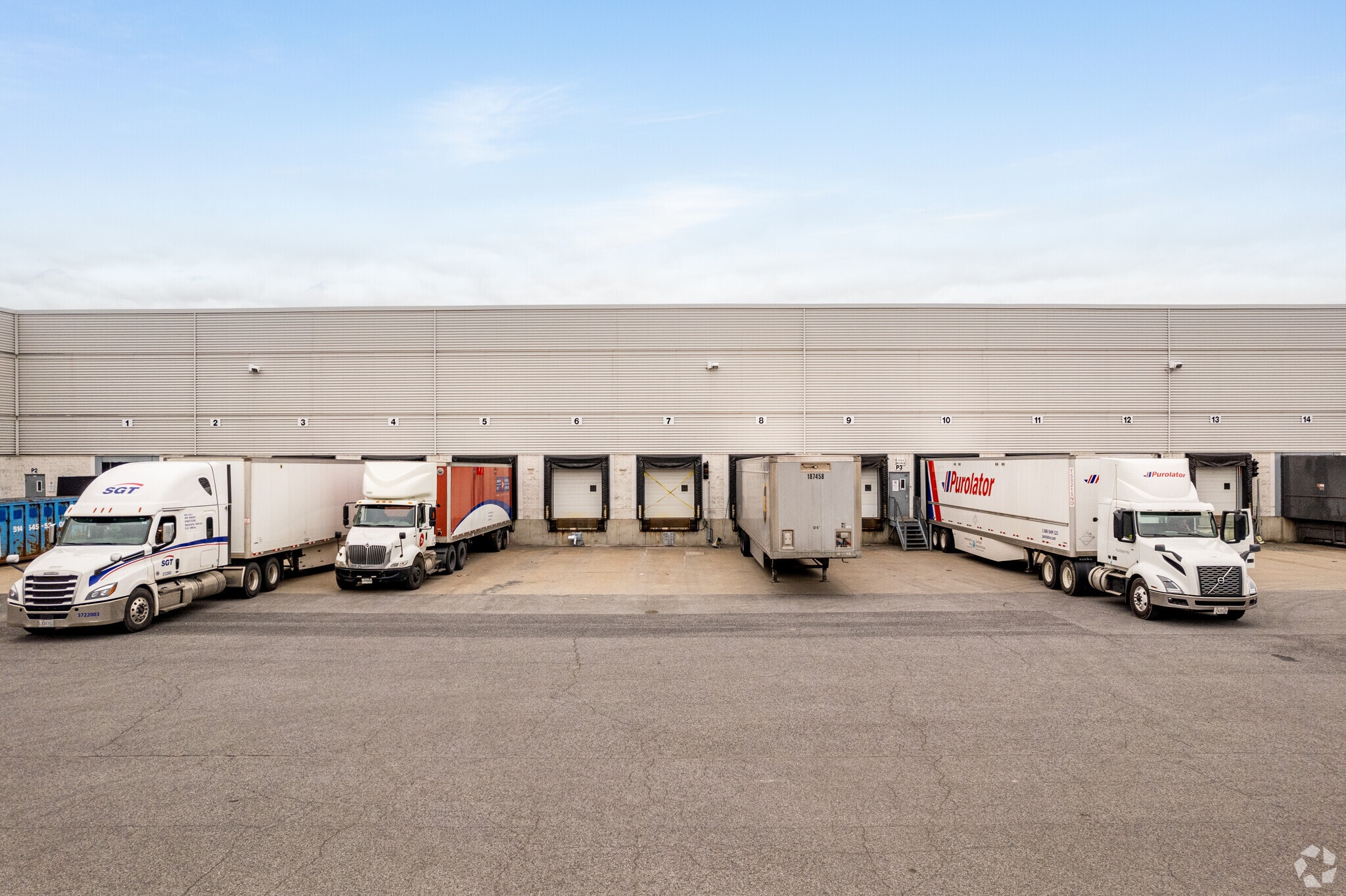 2199 Boul Fernand-Lafontaine, Longueuil, QC à louer Photo principale– Image 1 sur 6