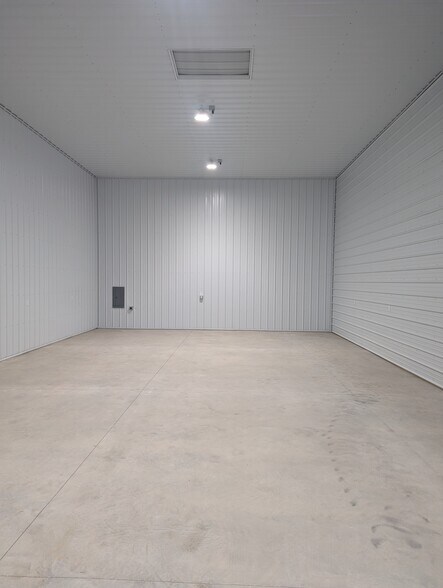 2440 N 64th Ave, Hart, MI à vendre - Photo de l’immeuble – Image 3 sur 5