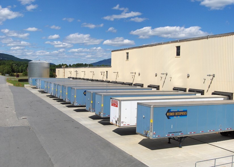 36 Precision Dr, North Springfield, VT à louer - Photo de l’immeuble – Image 2 sur 7