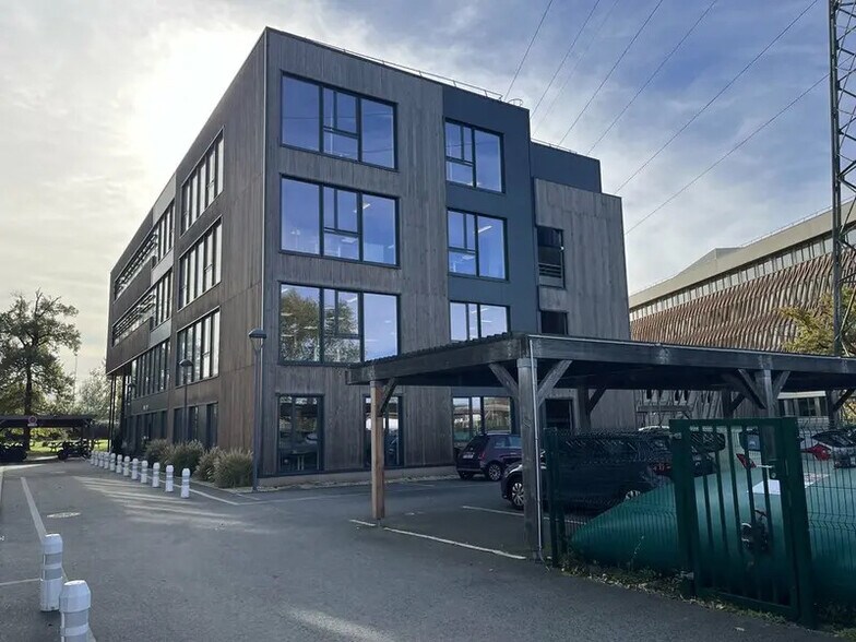 Bureau dans Mérignac à louer - Photo de l’immeuble – Image 3 sur 8