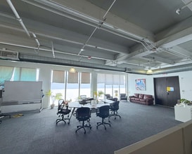 561 NE 79th St, Miami, FL à louer Photo intérieure– Image 2 sur 2