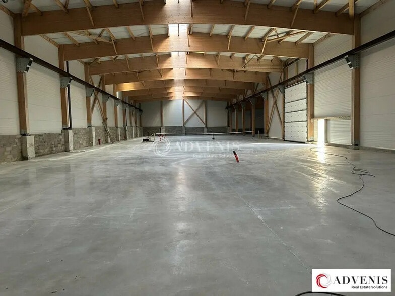 Local d'activités dans Bassens à vendre - Photo de l’immeuble – Image 1 sur 9