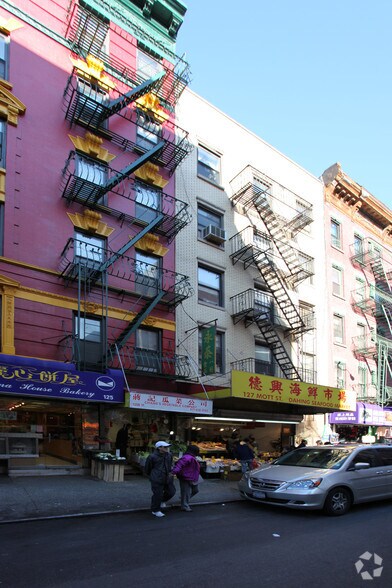 127 Mott St, New York, NY à louer - Photo de l’immeuble – Image 2 sur 3