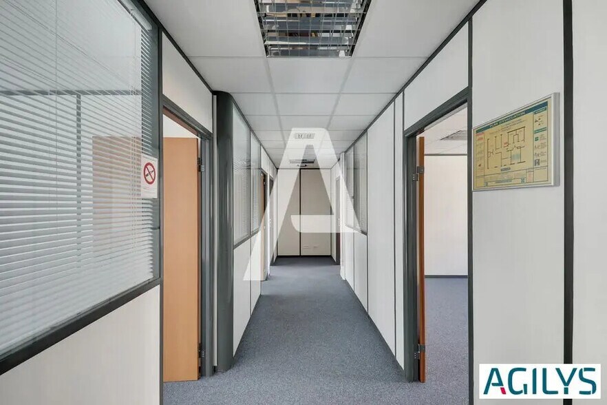 Bureau dans Massy à louer - Photo de l’immeuble – Image 3 sur 9