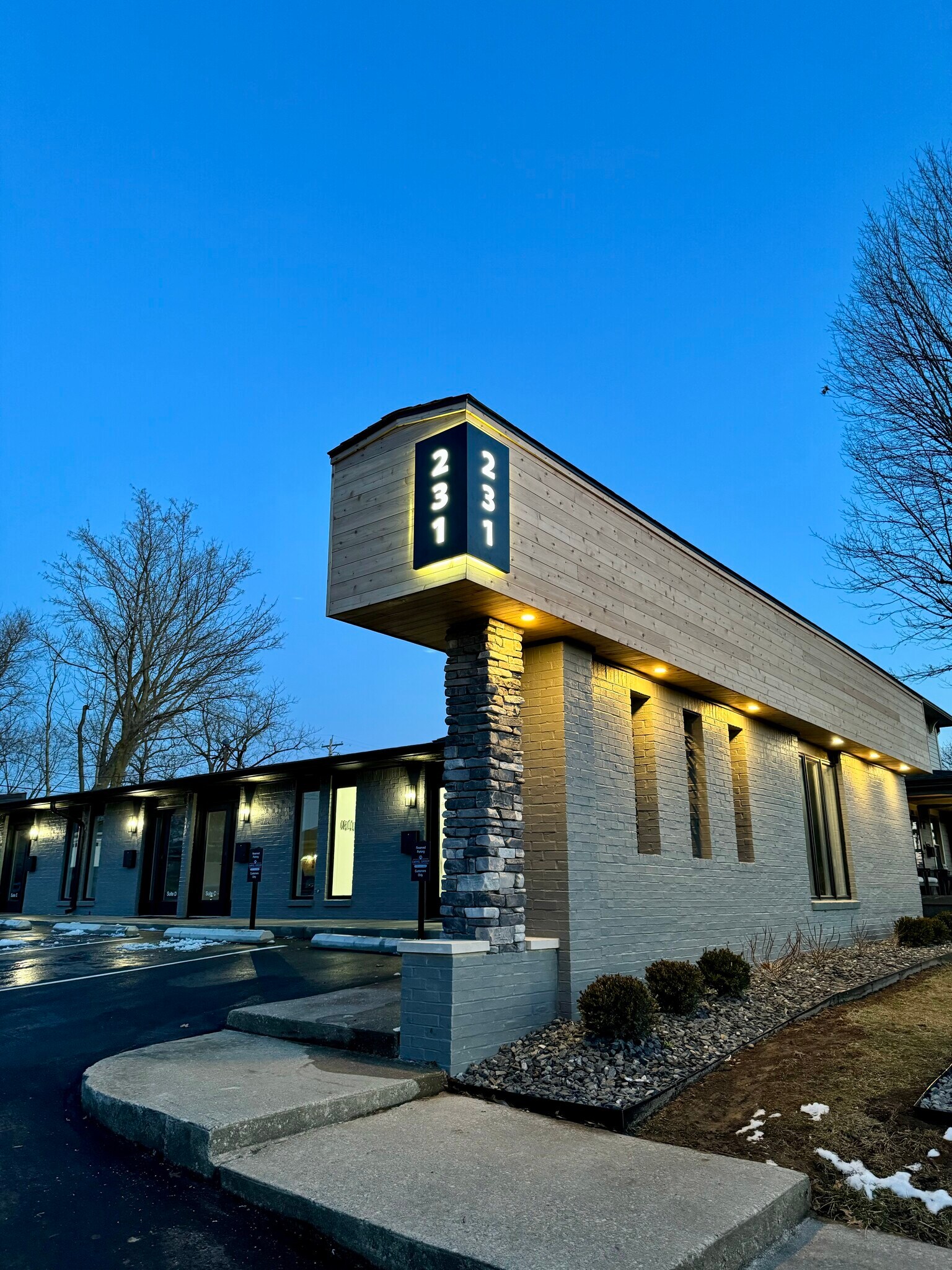 231 S Rangeline Rd, Carmel, IN à louer Photo de l’immeuble– Image 1 sur 18