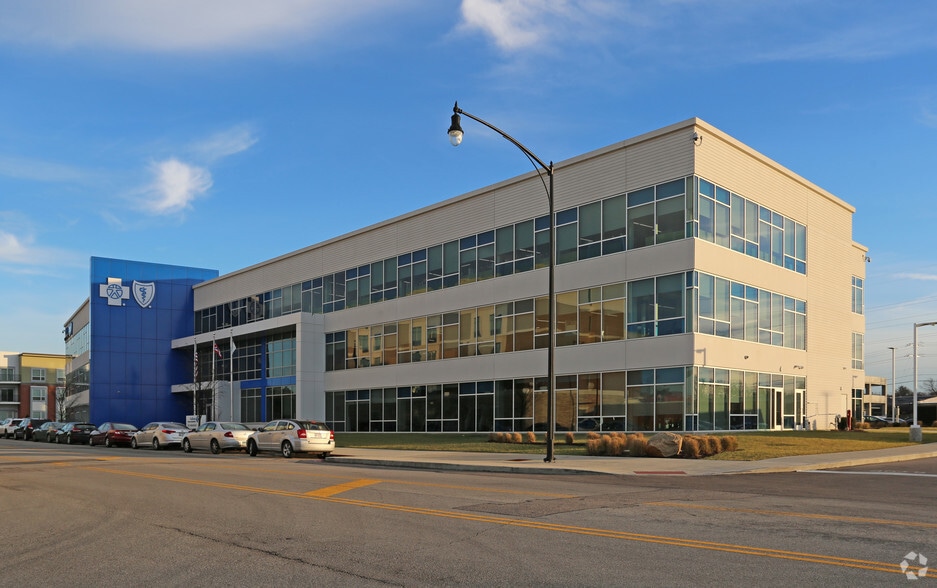 3075 Vandercar Way, Cincinnati, OH à louer - Photo principale – Image 1 sur 4