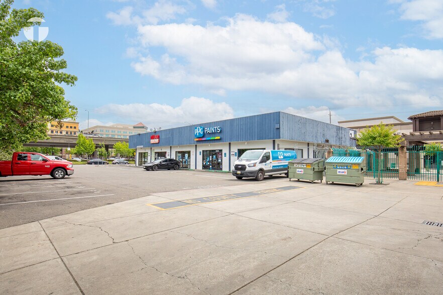 2828 Q St, Sacramento, CA à louer - Photo de l’immeuble – Image 2 sur 15