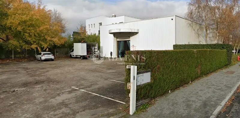 Local d’activités dans La Chapelle-sur-Erdre à louer - Photo de l’immeuble – Image 2 sur 8