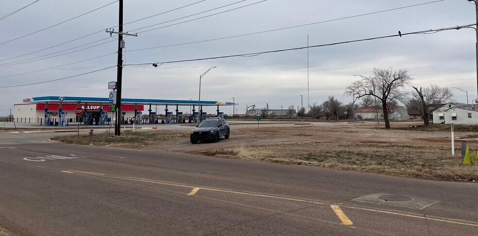 105 E Ridgecrest Rd, Altus, OK à vendre - Photo de l’immeuble – Image 2 sur 4
