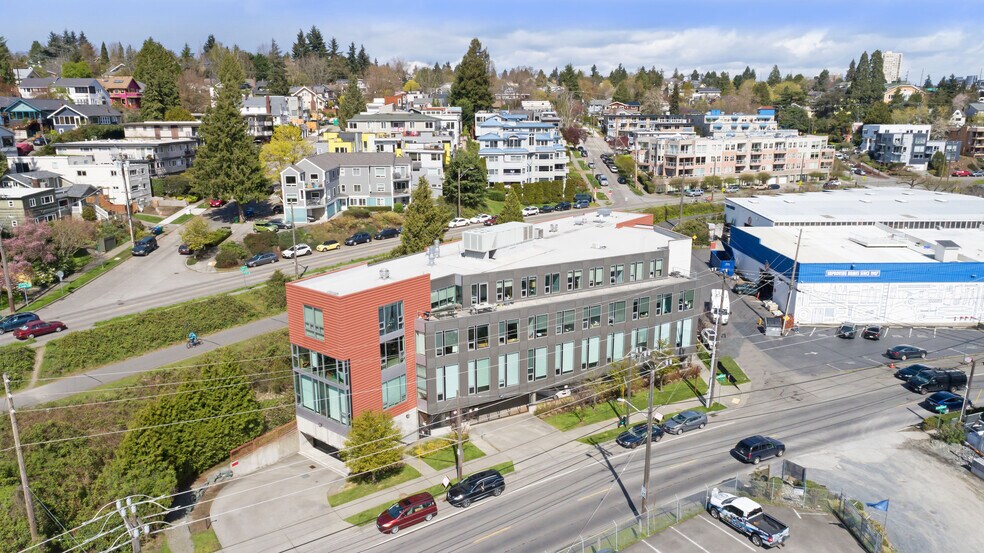 100 NE Northlake Way, Seattle, WA à louer - Photo de l’immeuble – Image 1 sur 18