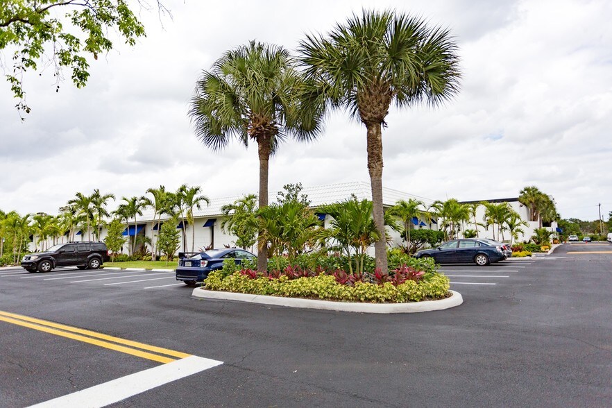 2005 W Cypress Creek Rd, Fort Lauderdale, FL à louer - Photo de l’immeuble – Image 2 sur 9