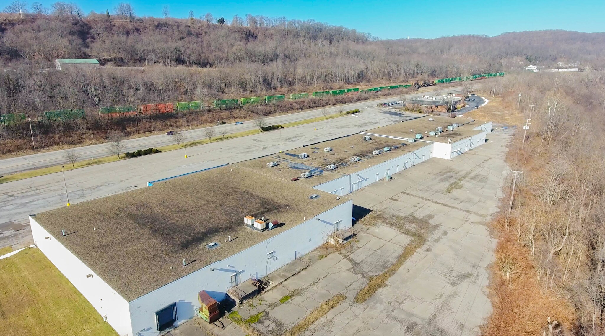 6798-6816 Big Beaver Blvd, Beaver Falls, PA à louer Photo de l’immeuble– Image 1 sur 32