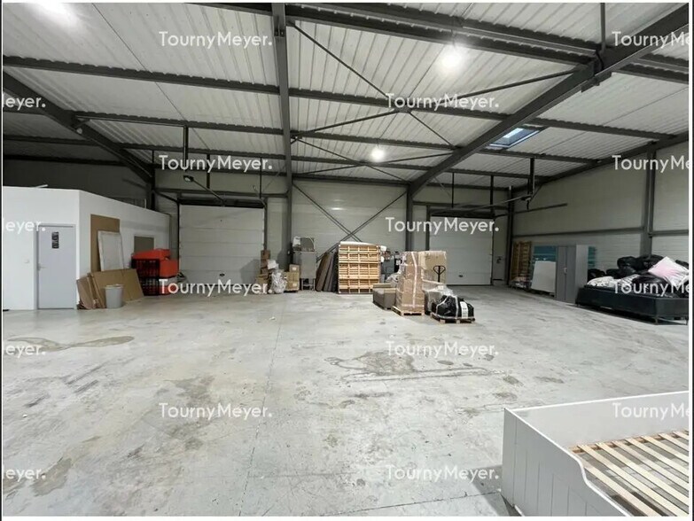 Bureau dans Lunel à louer - Photo de l’immeuble – Image 1 sur 5