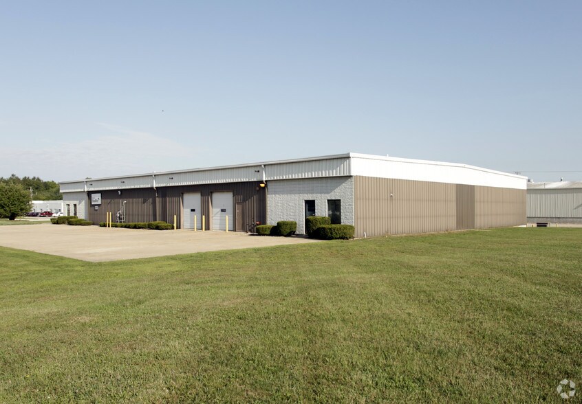 815 Eisenhower Dr, Goshen, IN à louer - Photo principale – Image 1 sur 2
