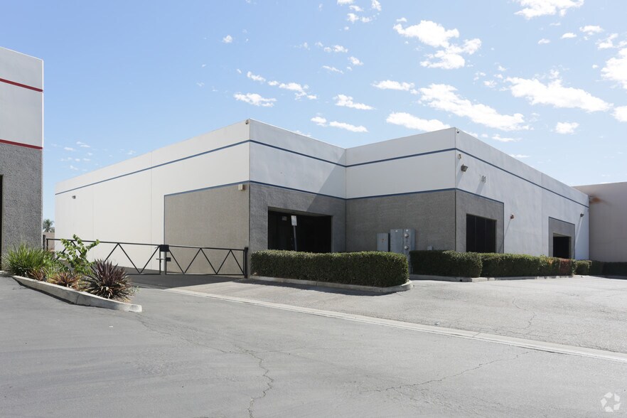 741 S Allen St, San Bernardino, CA à vendre - Photo de l’immeuble – Image 2 sur 13