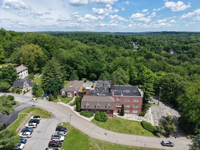 2 Stowe Rd, Peekskill, NY à louer - Photo de l’immeuble – Image 3 sur 37