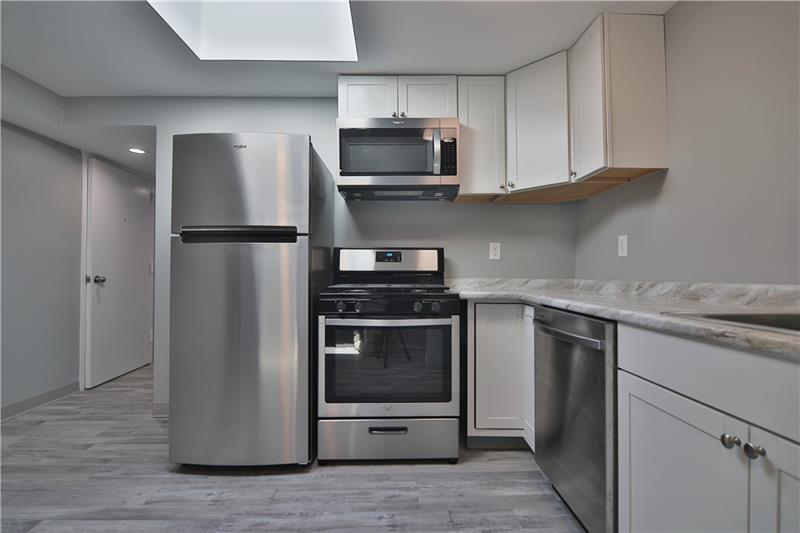 1100 Lincoln Hwy, North Versailles, PA à vendre - Photo de l’immeuble – Image 3 sur 25