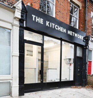 Plus de détails pour 365 High Rd, Londres - Local commercial à louer
